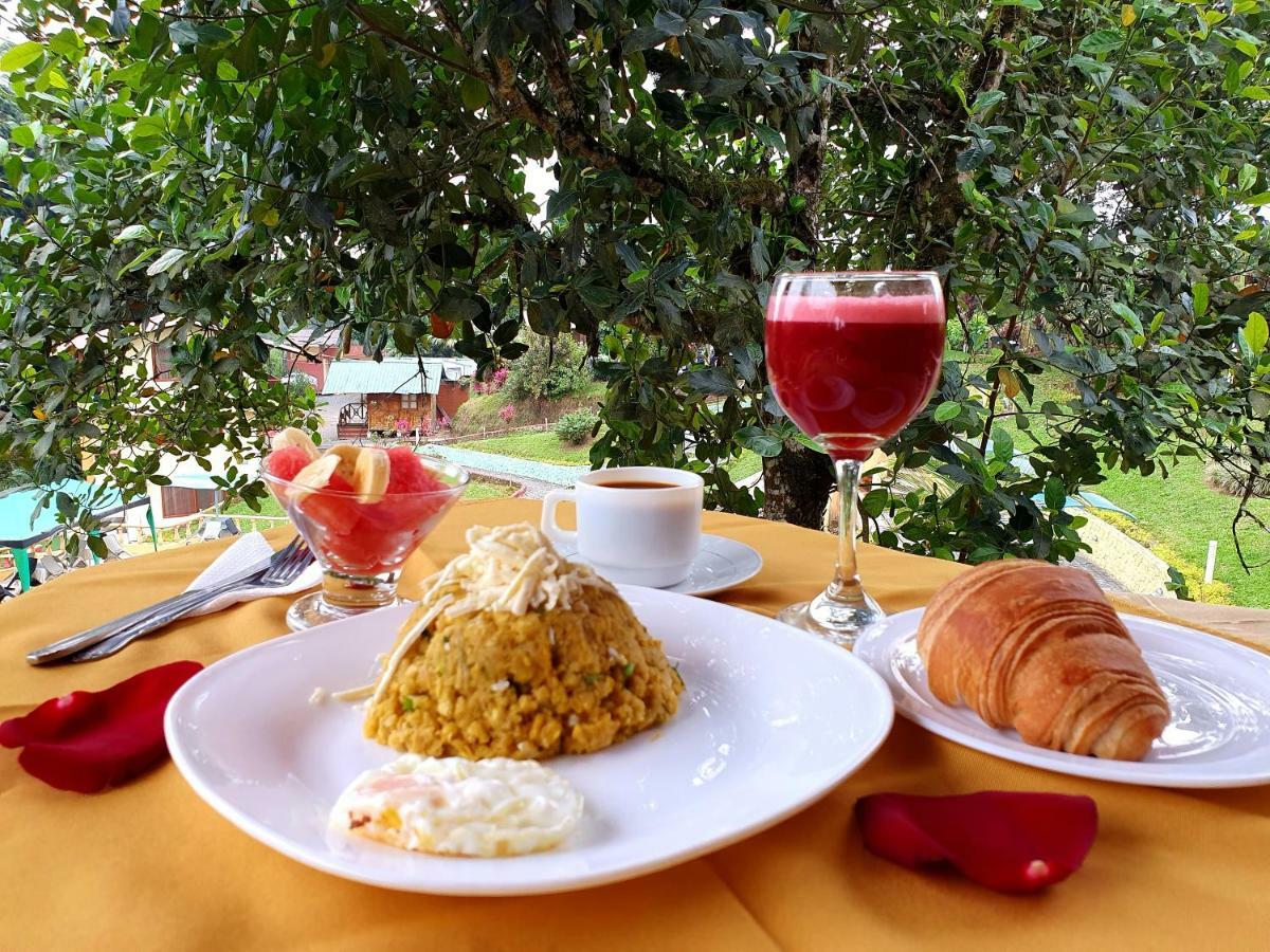 Hosteria Kasadasa ซานโต โดมิงโก เด ลอส โคโลราโดส ภายนอก รูปภาพ